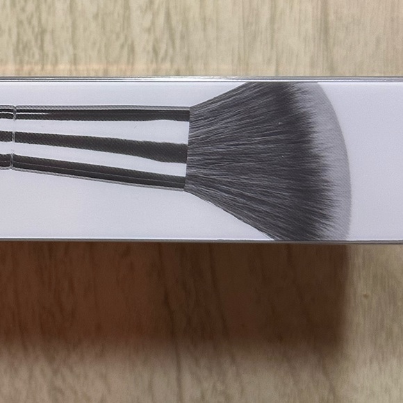 Japonesque Angle Blush Brush - Picture 2 of 9